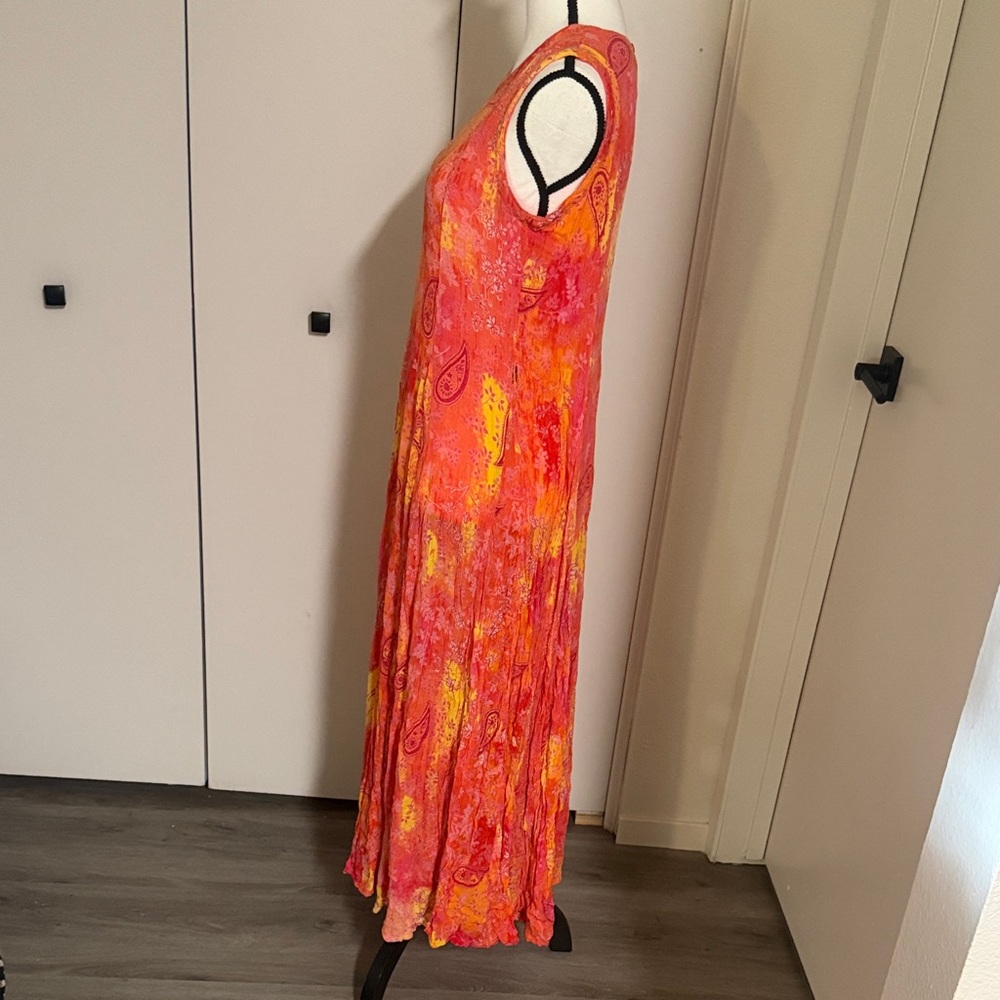 Elegant Paisley Maxi Dress in Orange and Pink - Picture 8 of 12